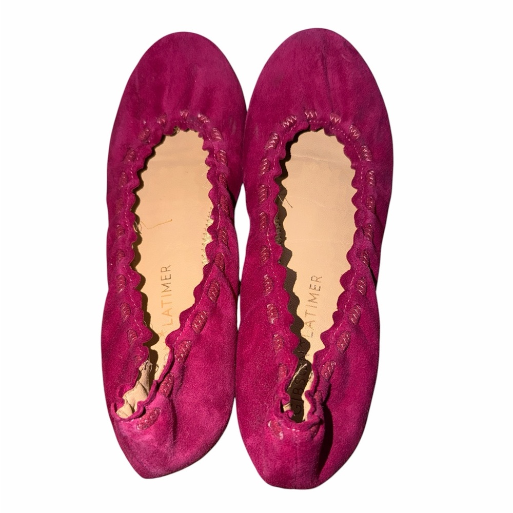 Gibson Latimer Size 7Medium Pink/Fuchsia Suede Scalloped Ballet Flats. Used